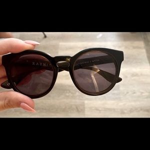 𝚁 𝙰 𝙴 𝙽 𝚂𝚞𝚗𝚐𝚕𝚊𝚜𝚜𝚎𝚜